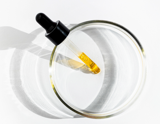 RetinArt vs. Bakuchiol: Ktorá zložka je lepšia pre vašu pleť?