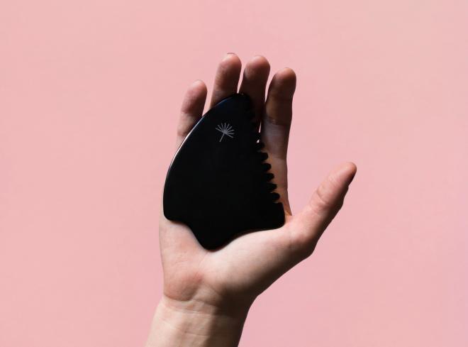 masážna pomôcka gua sha